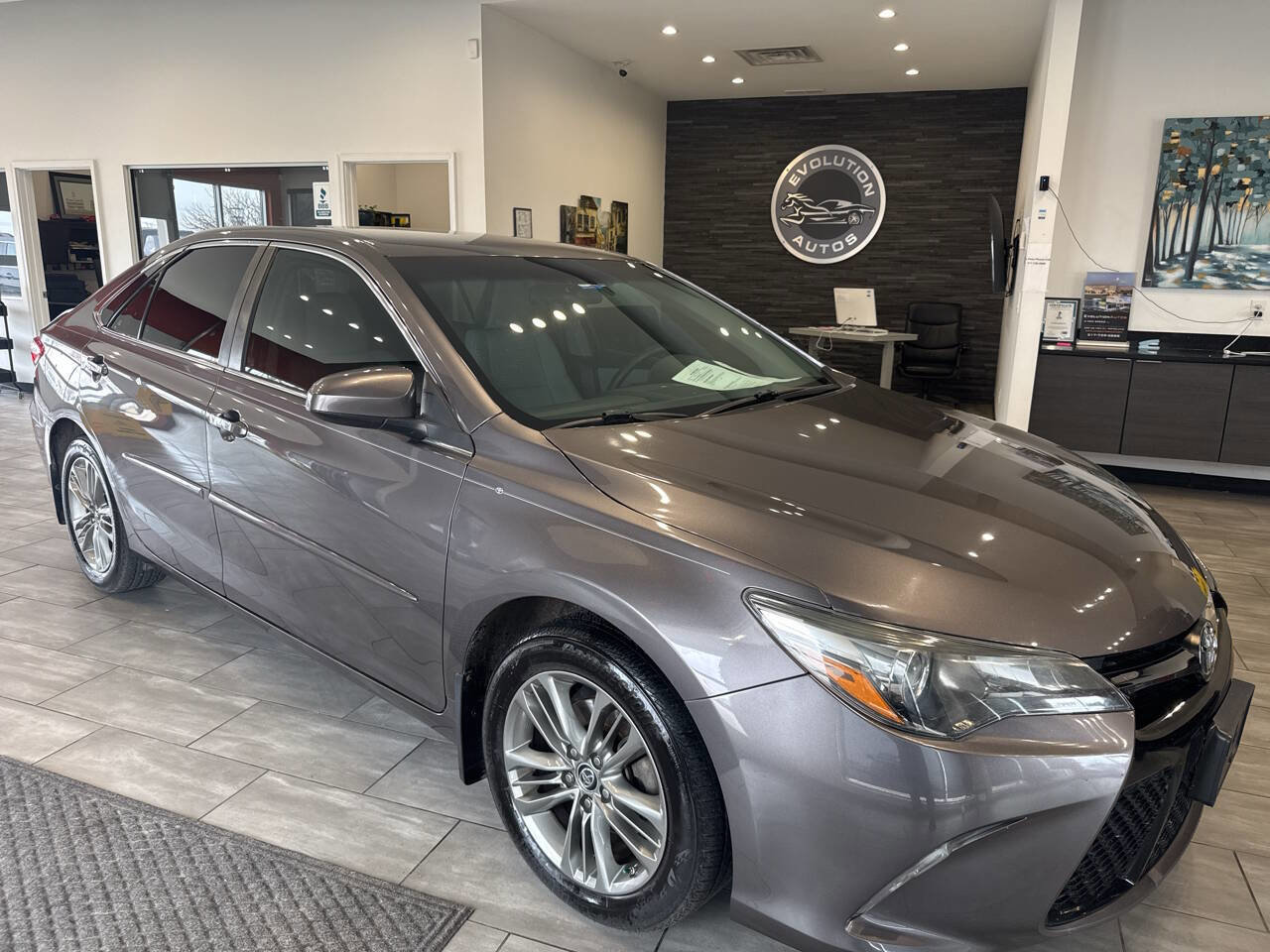 Used 2015 Toyota Camry SE image 14