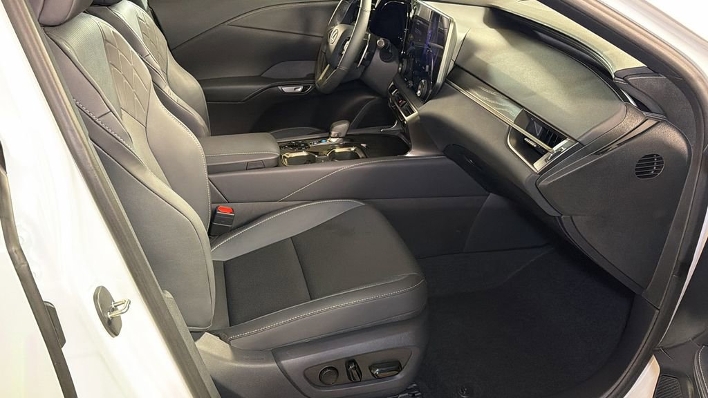 Certified 2025 Lexus RX 350 Premium w/ Accessory Package (A2) image 9