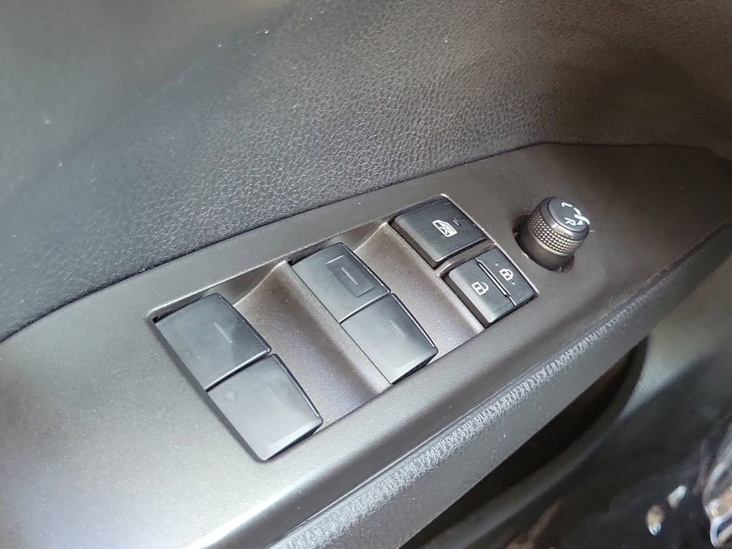 Used 2023 Toyota Camry SE image 14