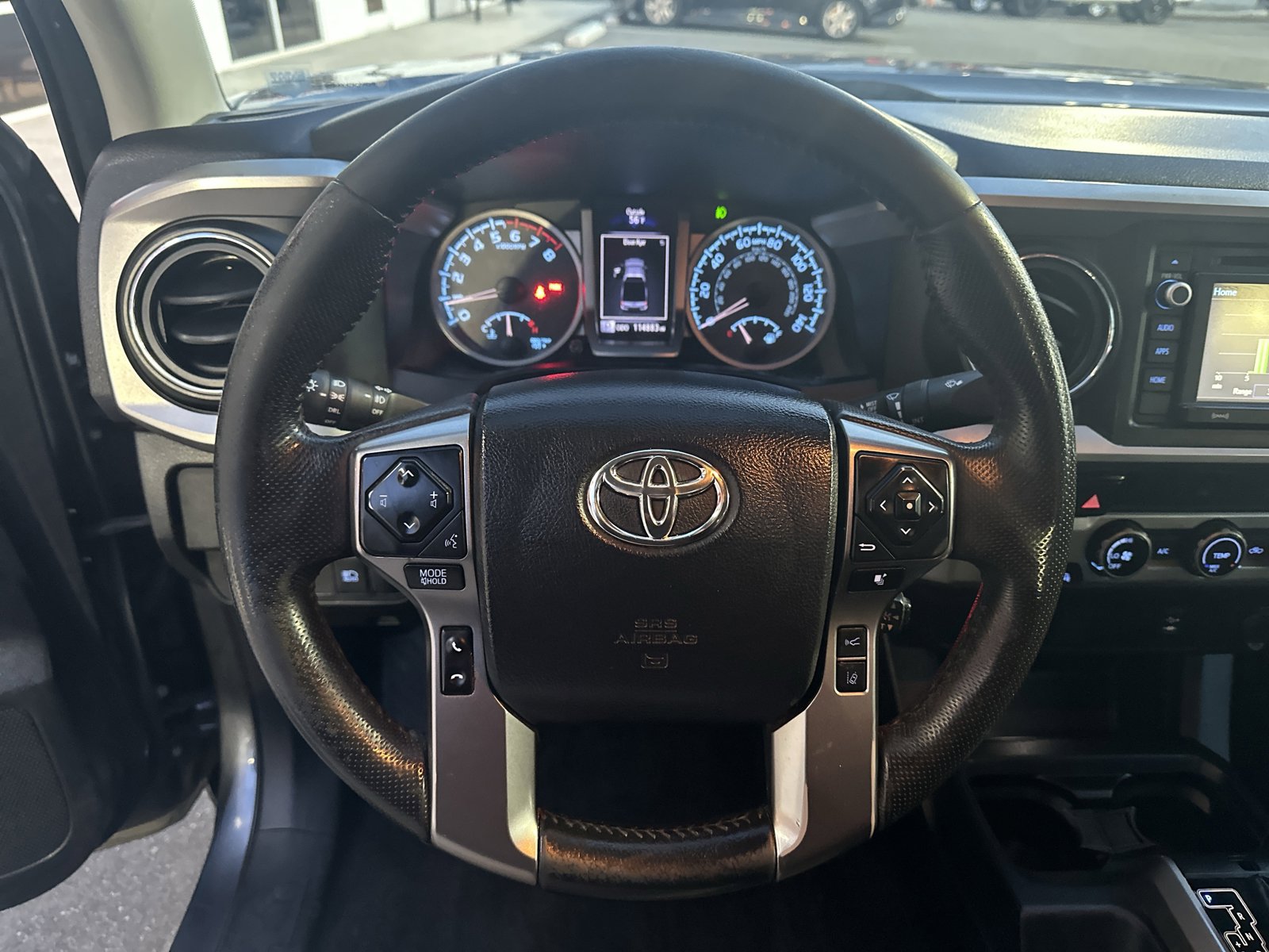 Used 2018 Toyota Tacoma SR5 w/ SR5 Appearance Package (SM) AWD/4WD image 11