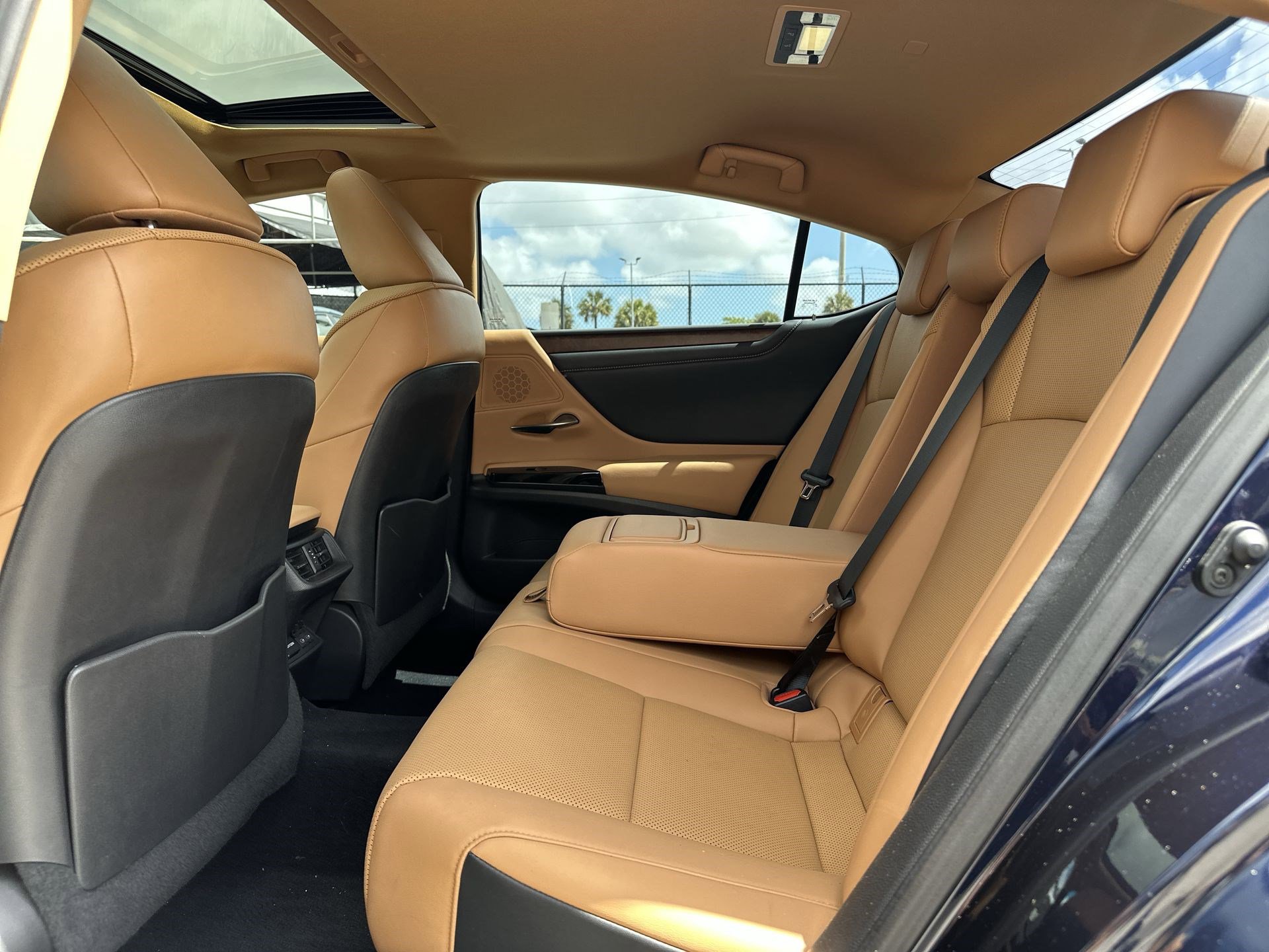 Used 2022 Lexus ES 350 w/ Premium Package image 24
