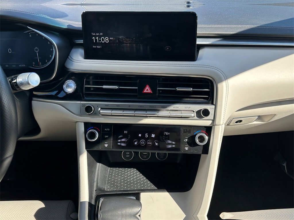 Used 2024 Genesis G70 2.5T image 11