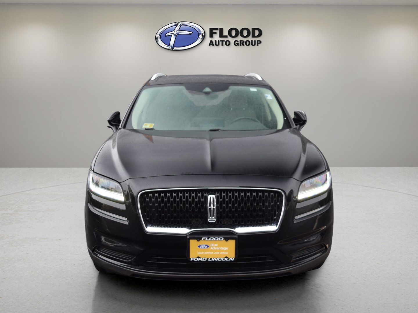 Used 2021 Lincoln Nautilus Reserve w/ Monochromatic Package image 2