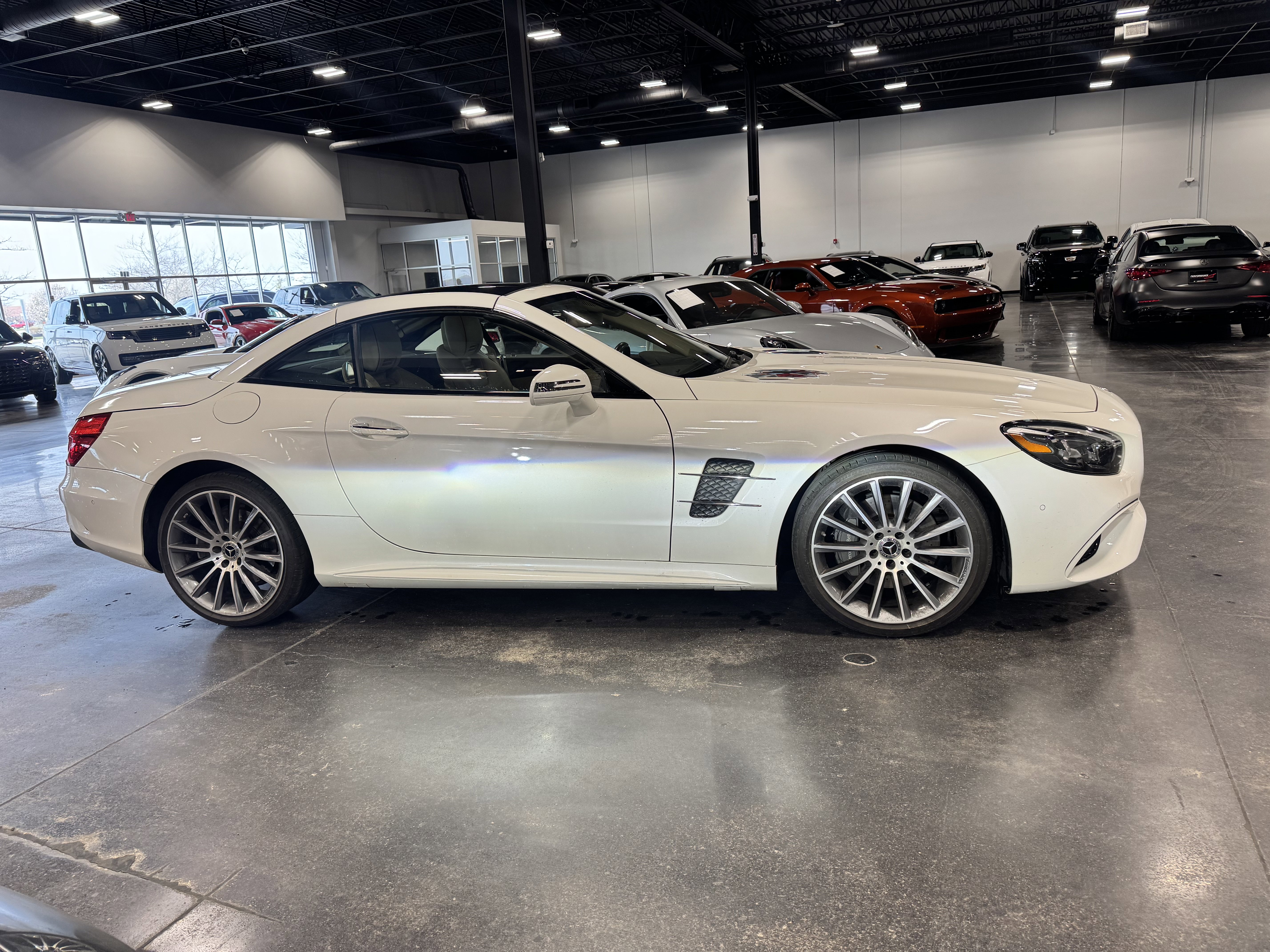 Used 2020 Mercedes-Benz SL 550 w/ Driver Assistance Package image 18