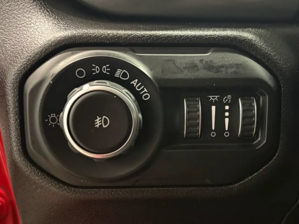 Used 2019 Jeep Wrangler Unlimited Sahara w/ Safety Group AWD/4WD image 19