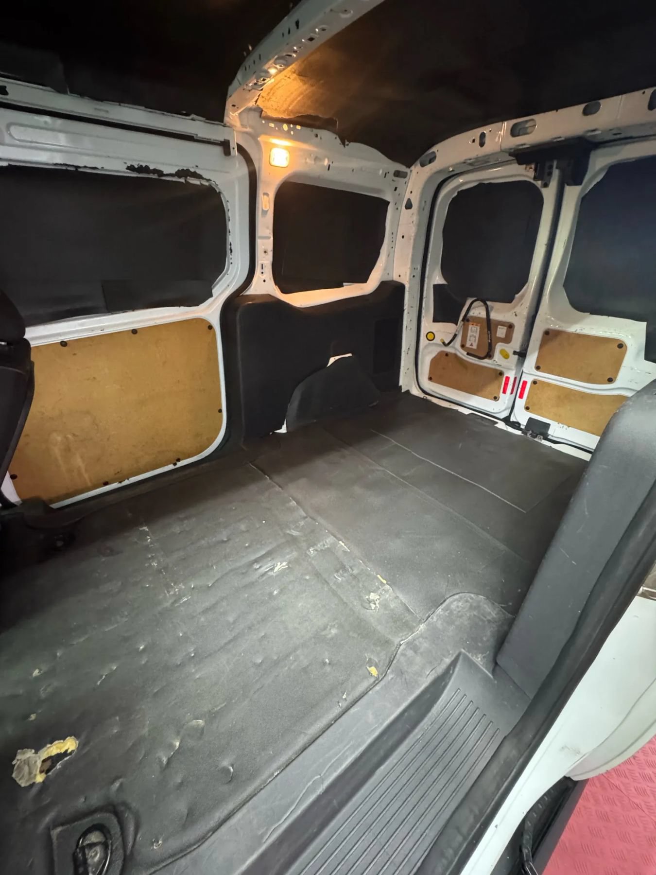 Used 2014 Ford Transit Connect XL FWD image 19