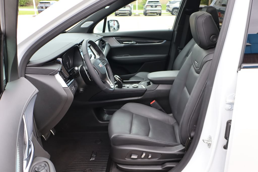 Certified 2024 Cadillac XT6 Sport w/ LPO, Floor Liner Package AWD/4WD image 12
