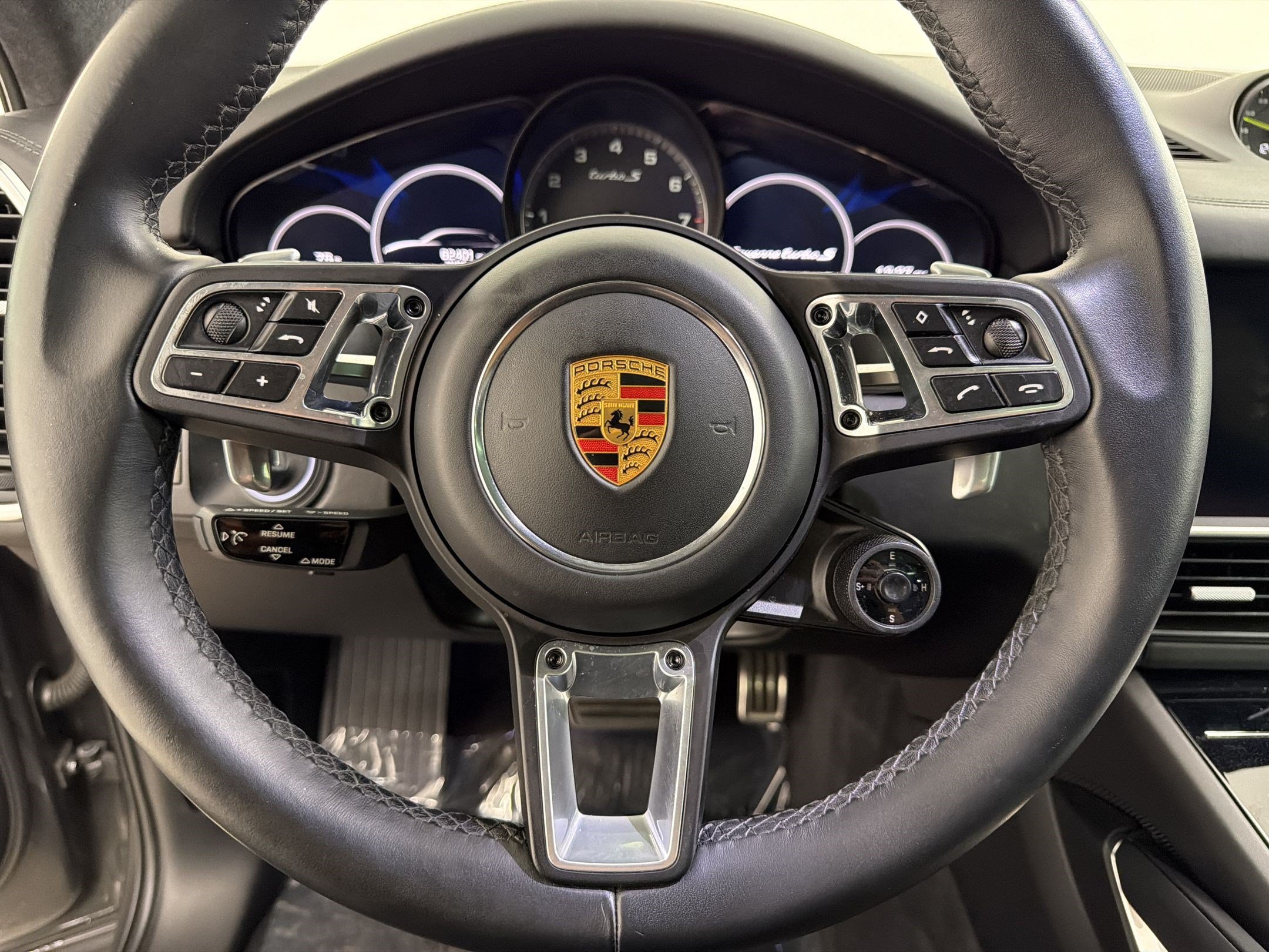 Used 2020 Porsche Cayenne Turbo S AWD/4WD image 18