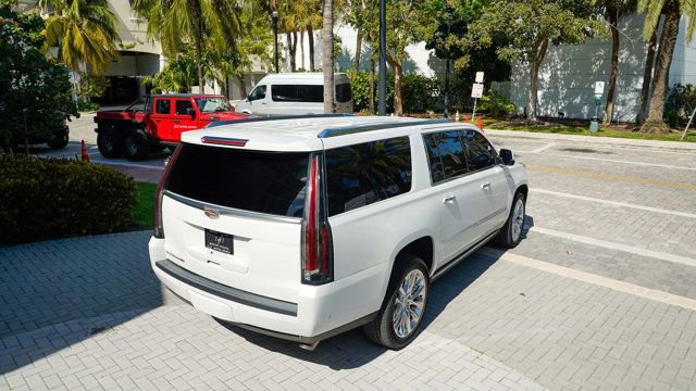 Used 2019 Cadillac Escalade ESV Premium Luxury RWD image 26