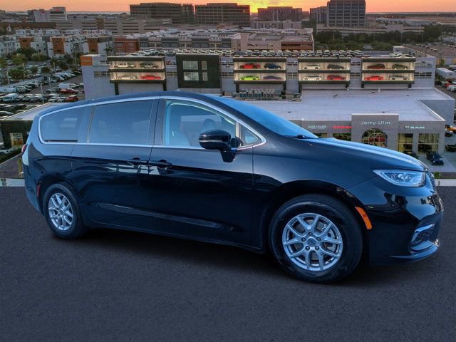 Used 2024 Chrysler Pacifica Touring-L