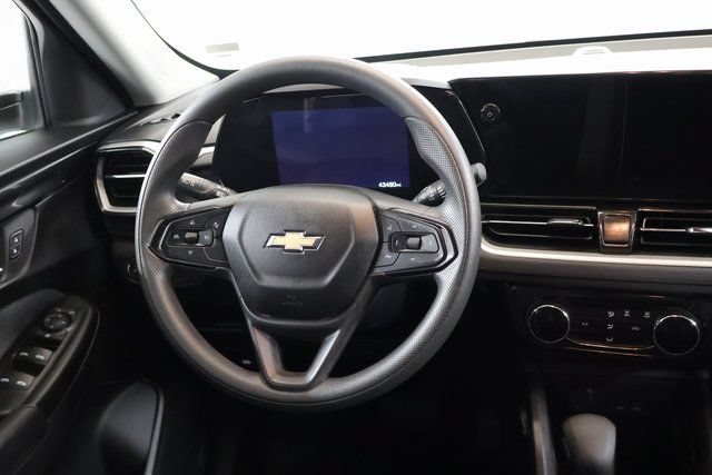 Used 2025 Chevrolet TrailBlazer LT AWD/4WD image 14
