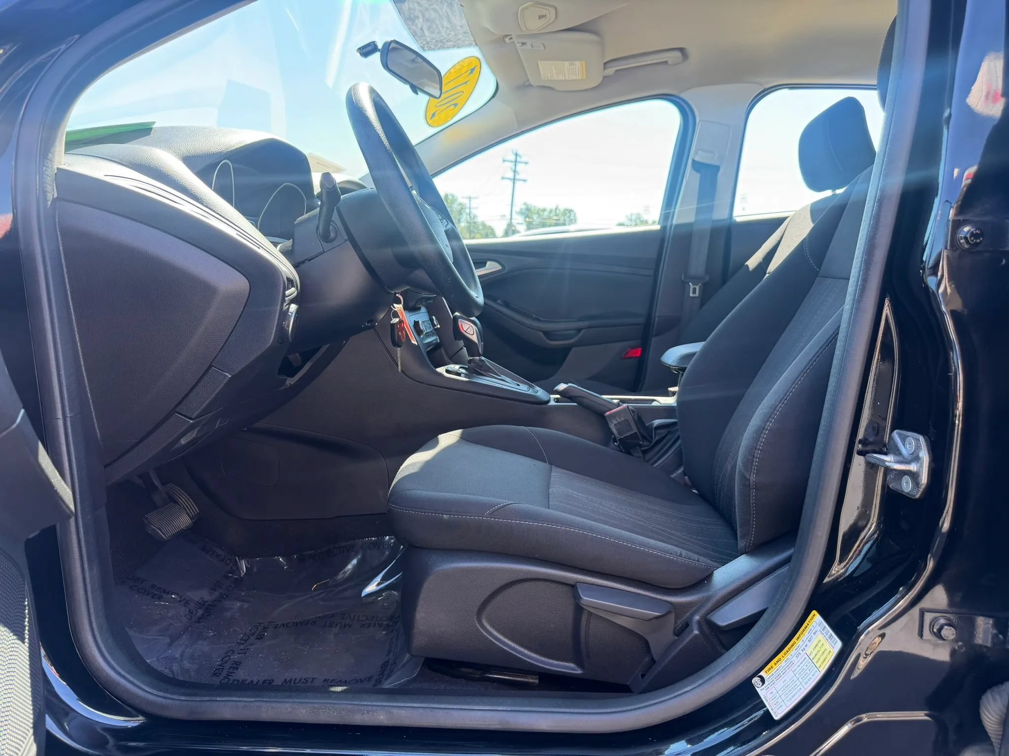 Used 2017 Ford Focus SE FWD image 12