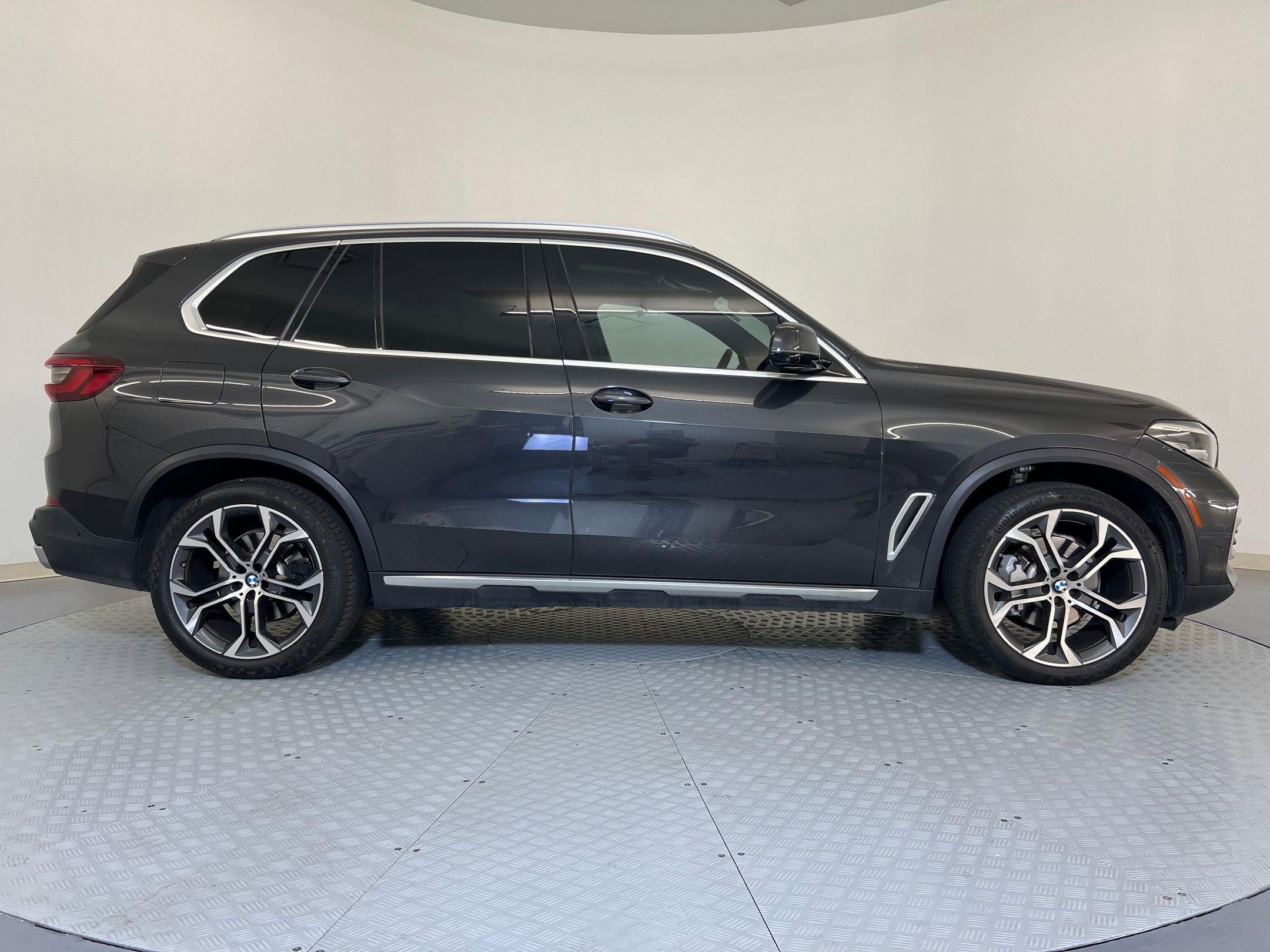 Used 2023 BMW X5 sDrive40i w/ Parking Assistance Package image 7