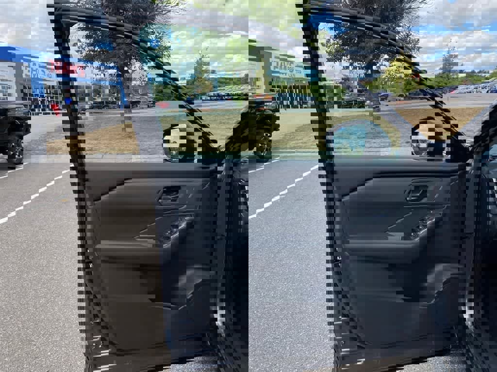 New 2026 Nissan Rogue S image 9