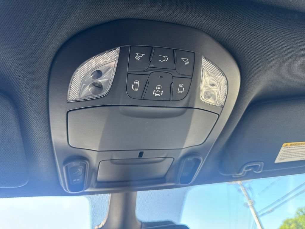 Used 2023 Chrysler Pacifica Limited w/ S Appearance Package FWD image 44