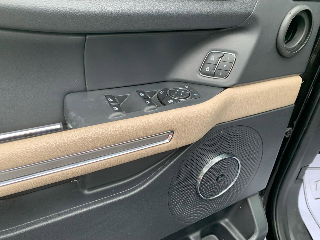 Used 2024 Ford Expedition Max Limited image 12