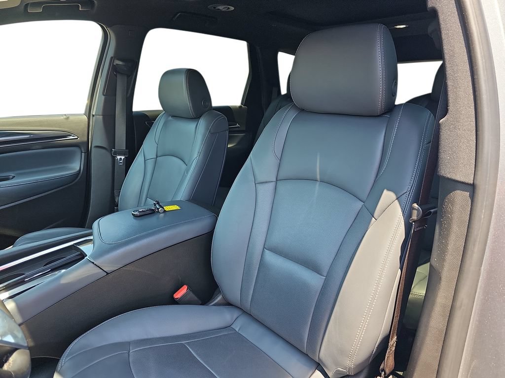Used 2023 Buick Enclave Essence w/ Experience Buick Package FWD image 15