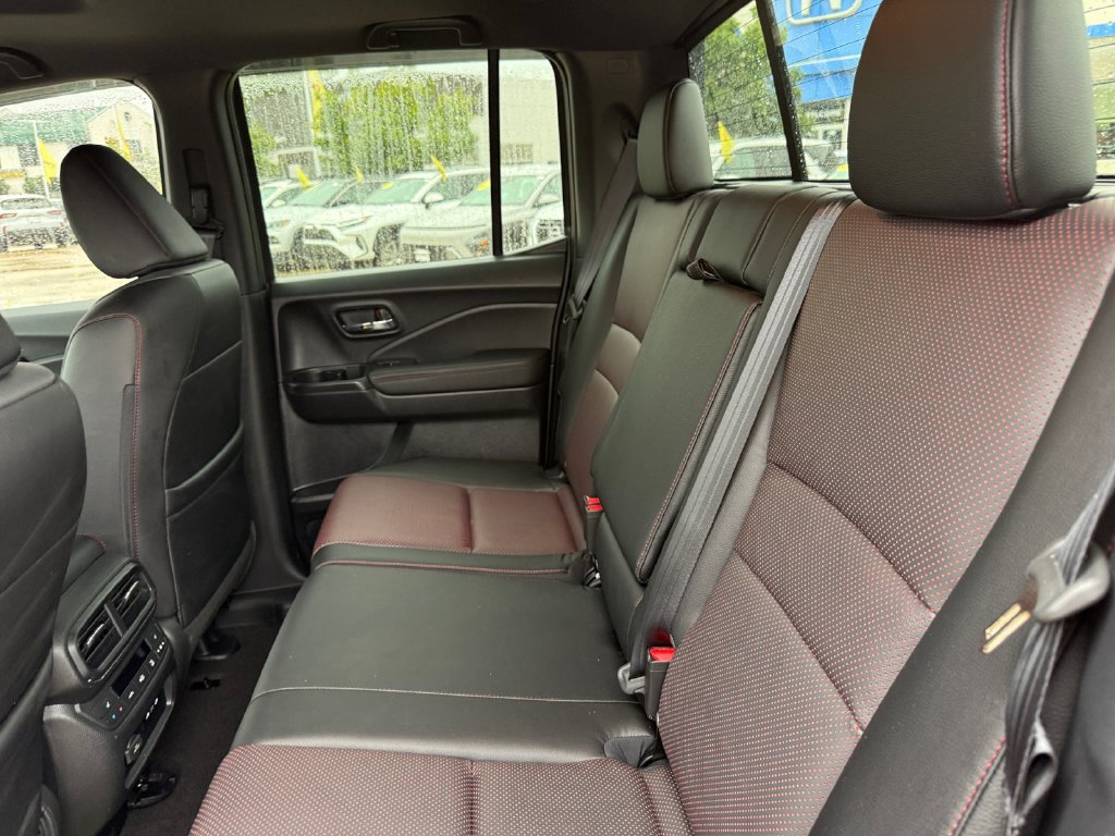 Used 2025 Honda Ridgeline Black Edition image 30