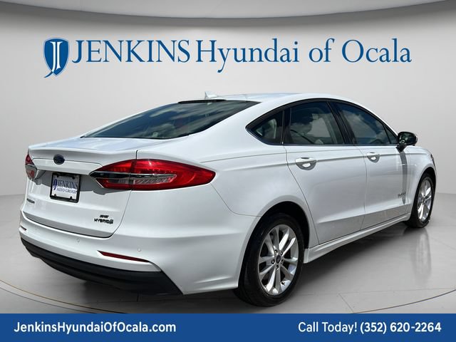 Used 2019 Ford Fusion SE FWD image 3