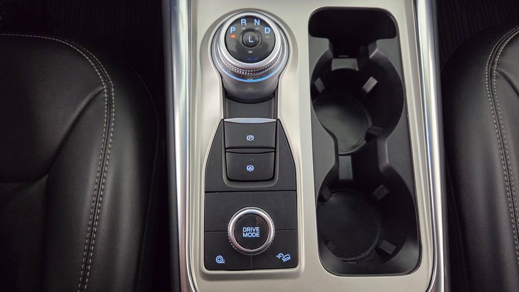 Used 2023 Ford Explorer XLT w/ Equipment Group 202A image 28