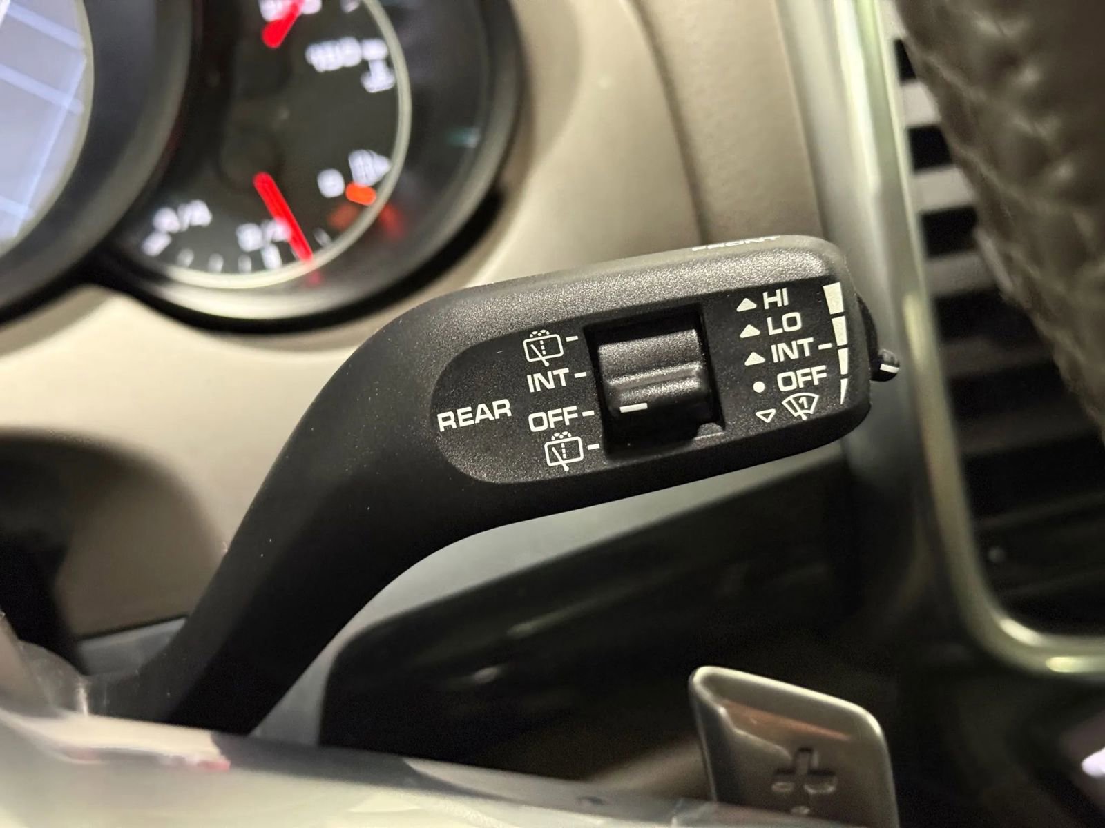 Used 2016 Porsche Cayenne image 26