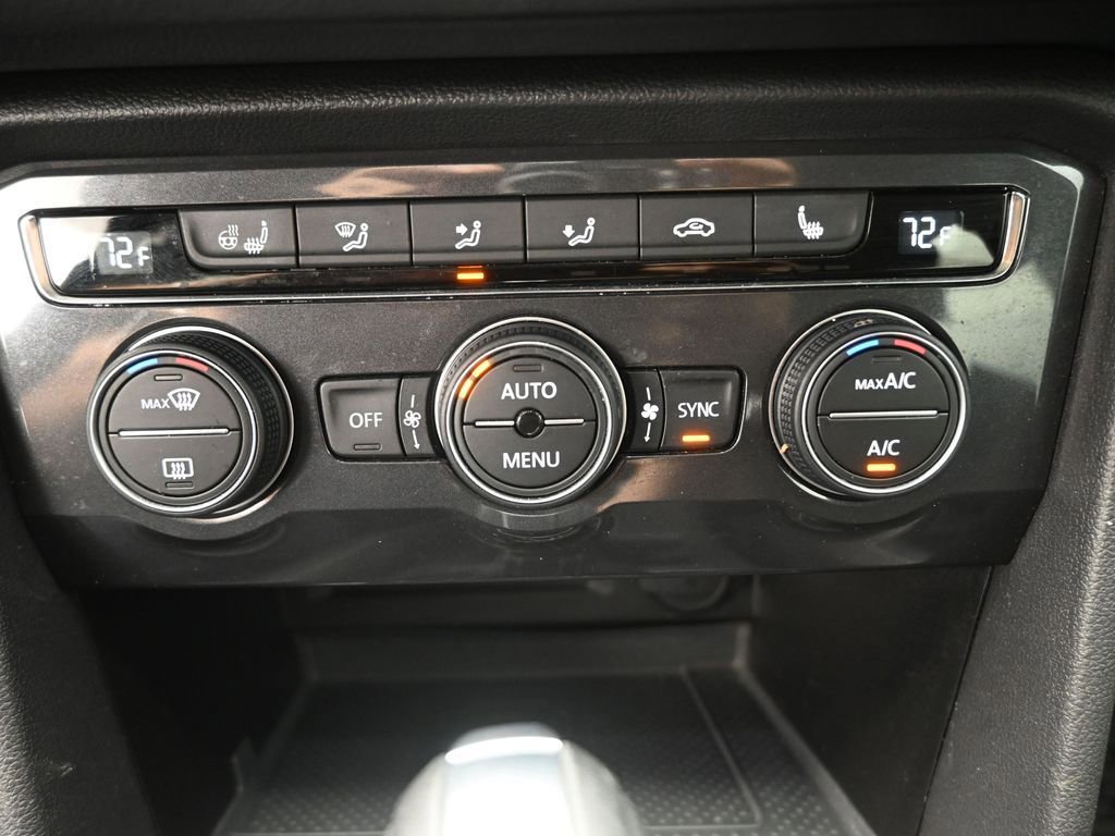 Used 2021 Volkswagen Tiguan SEL image 4