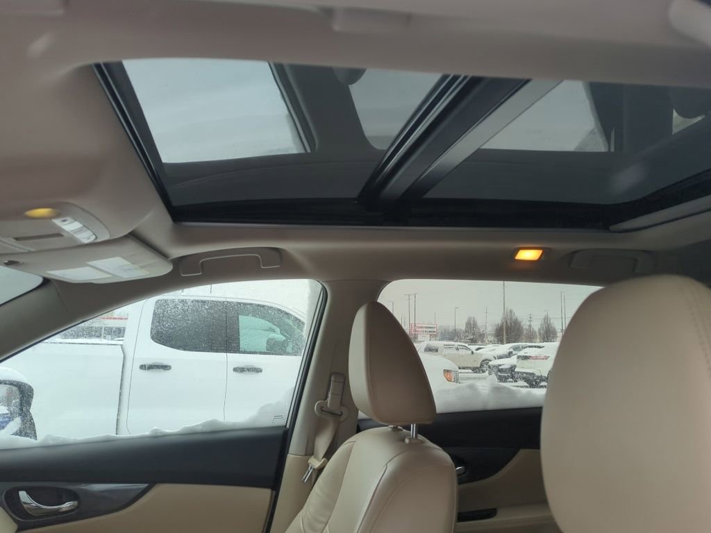 Used 2015 Nissan Rogue SL w/ SL Premium Package image 7