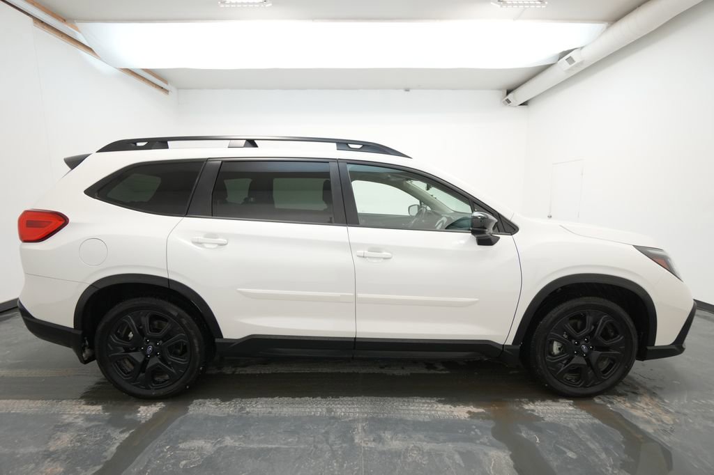 Used 2024 Subaru Ascent Onyx Edition image 10