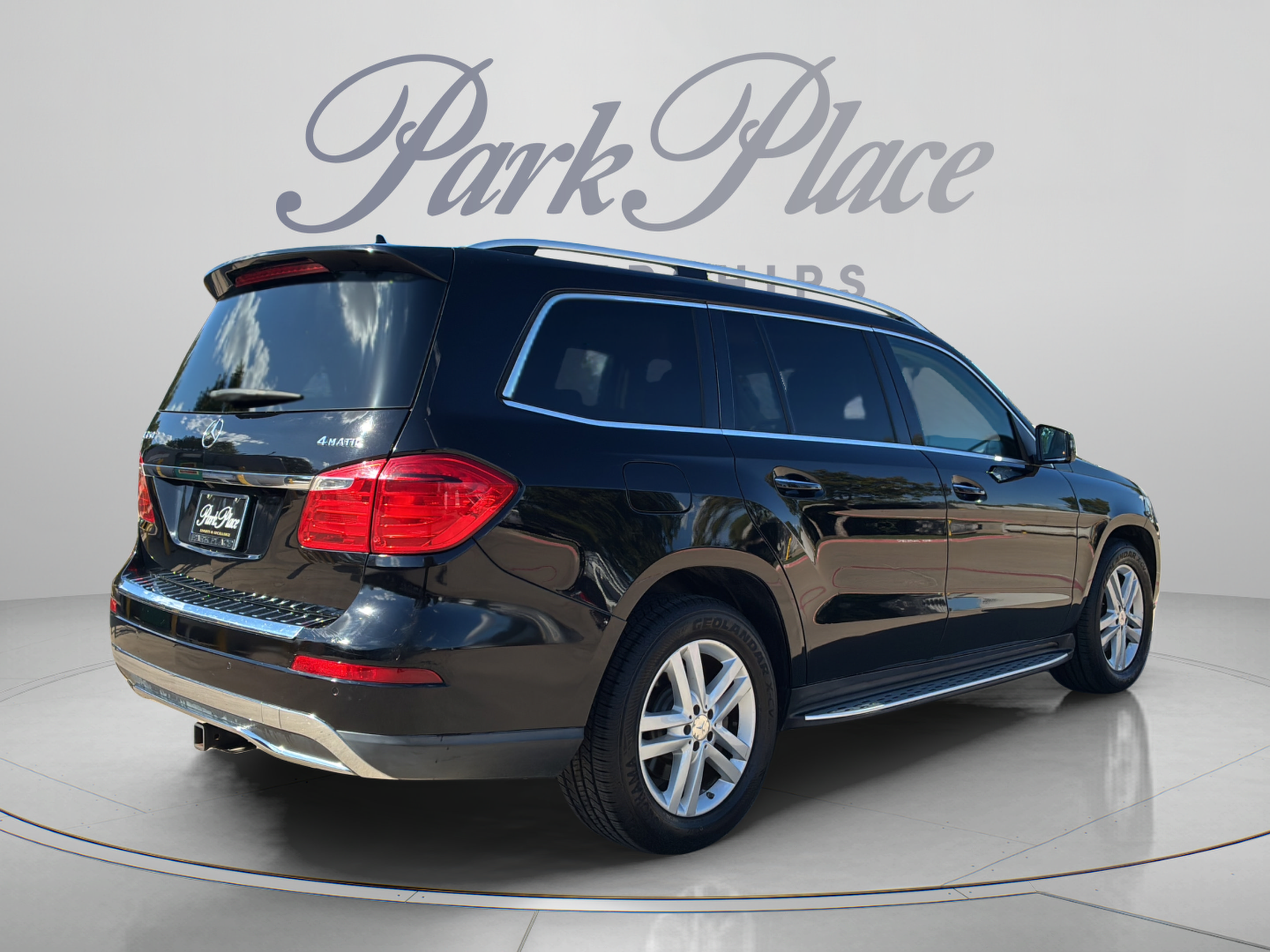 Used 2014 Mercedes-Benz GL 450 4MATIC image 5