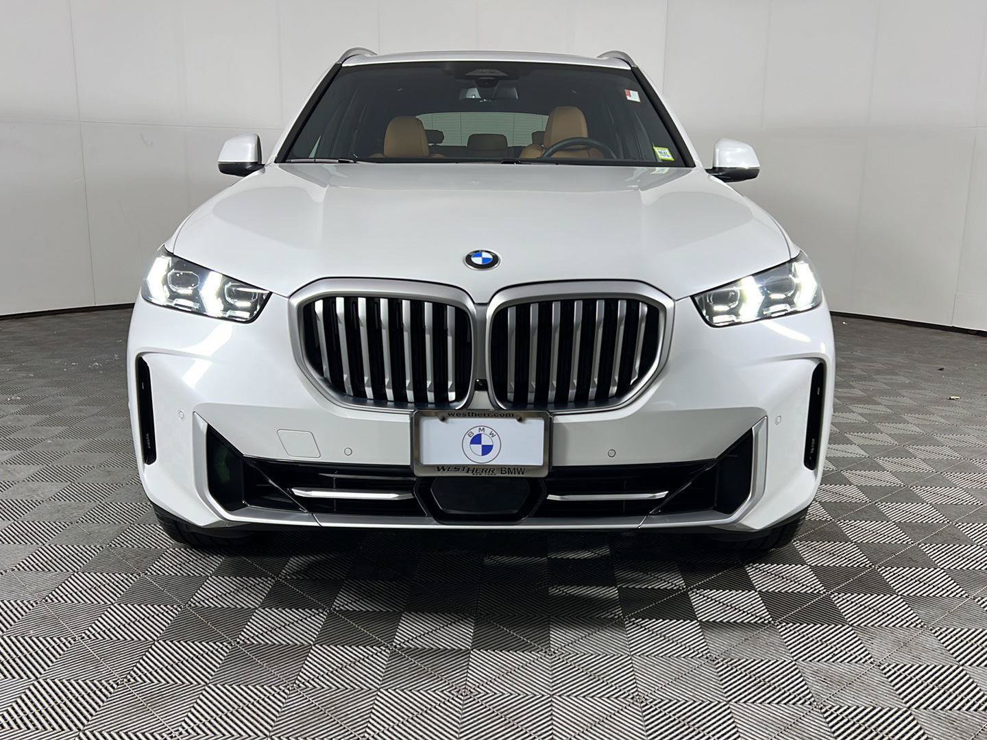 Used 2024 BMW X5 xDrive40i w/ Premium Package AWD/4WD image 13