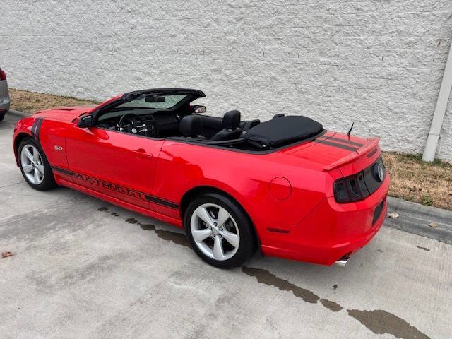 Used 2013 Ford Mustang GT RWD image 19
