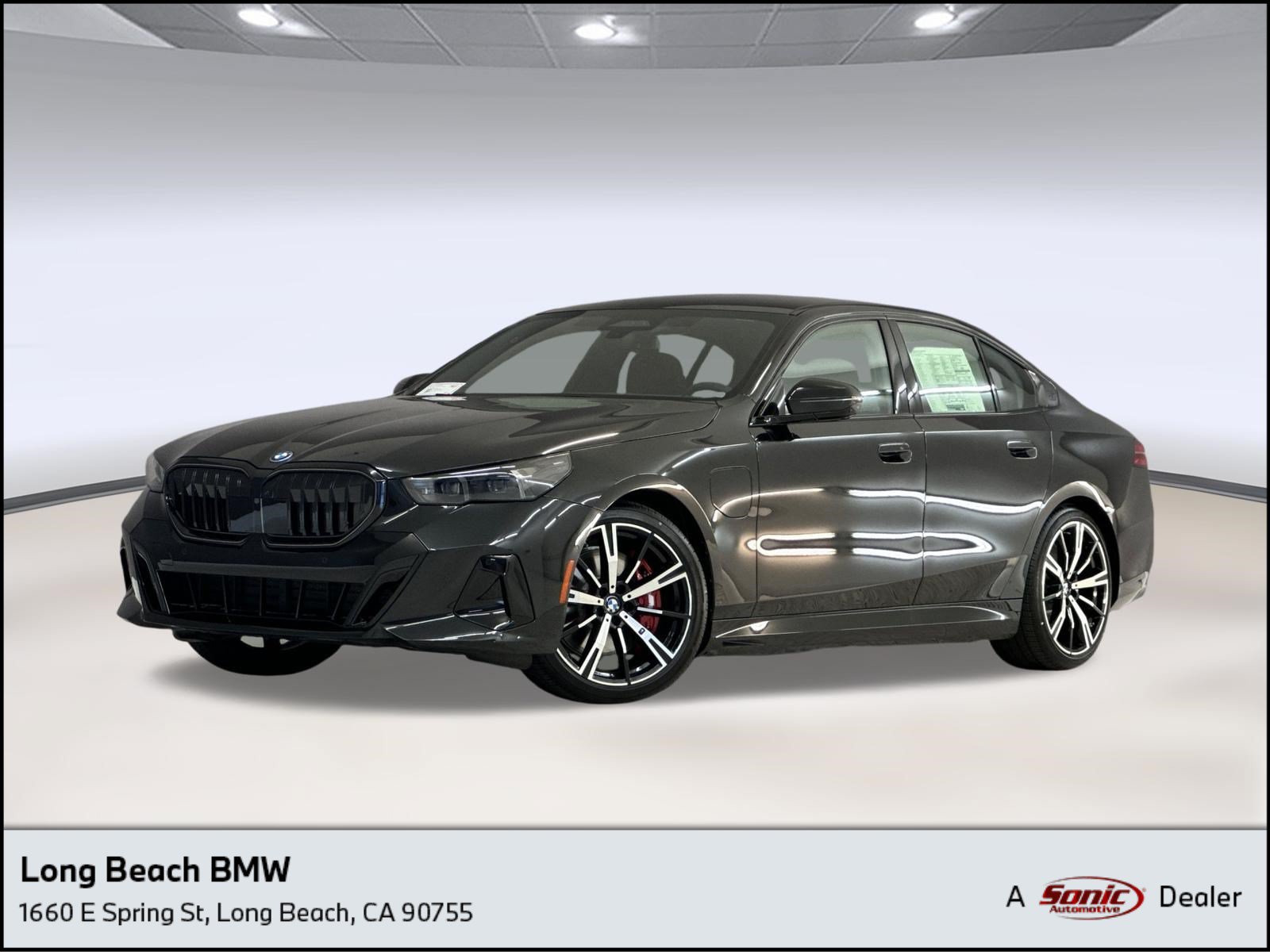 New 2027 BMW 550e xDrive AWD/4WD image 1
