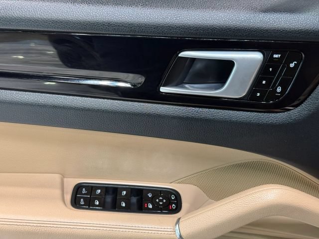 Used 2019 Porsche Cayenne AWD/4WD image 13