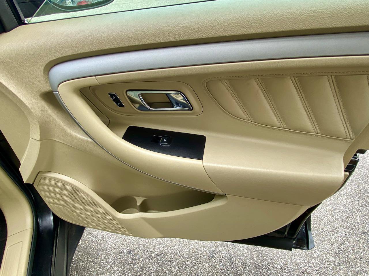 Used 2017 Ford Taurus SE FWD image 42