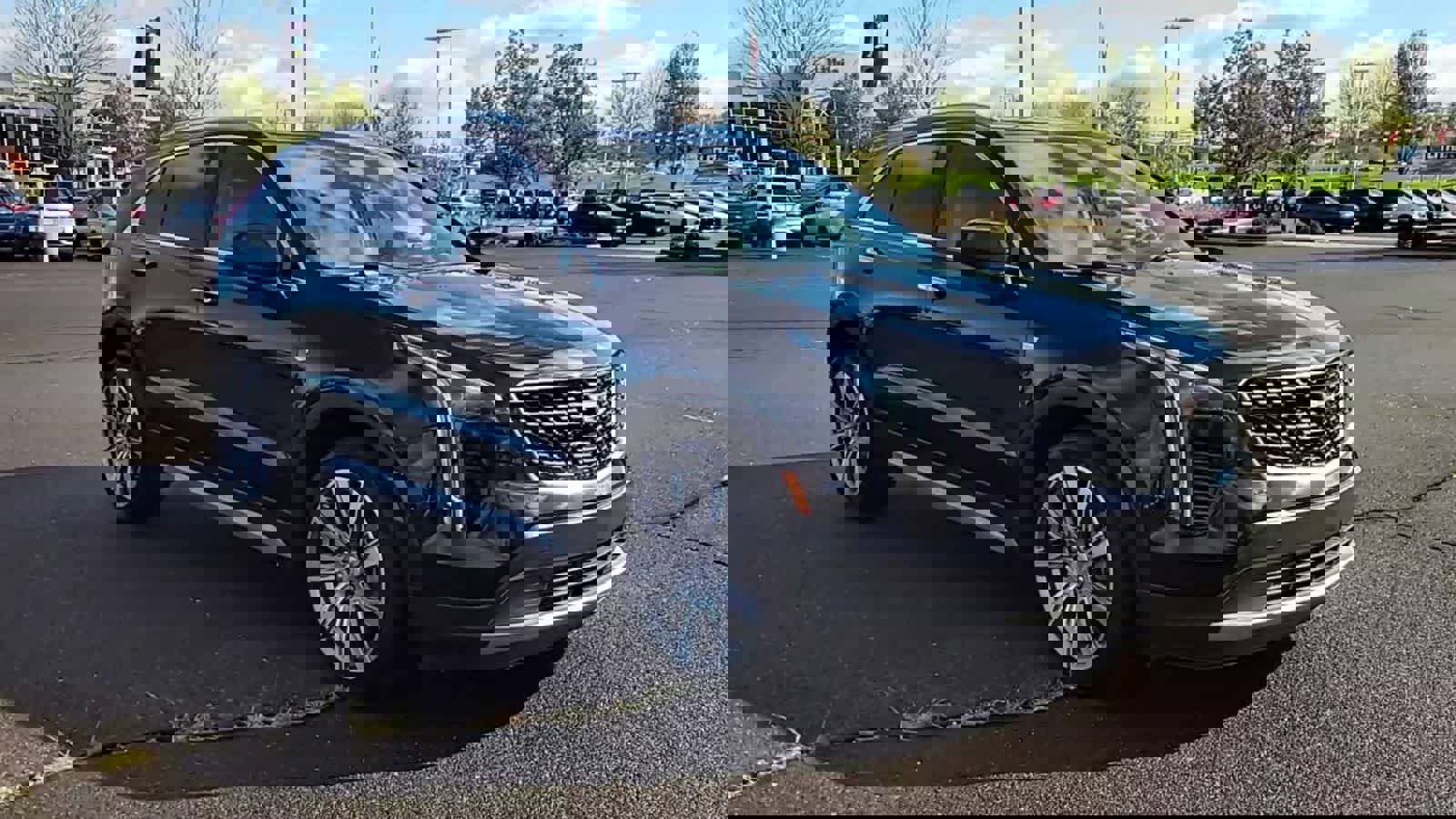 Used 2019 Cadillac XT4 Premium Luxury w/ Technology Package image 2