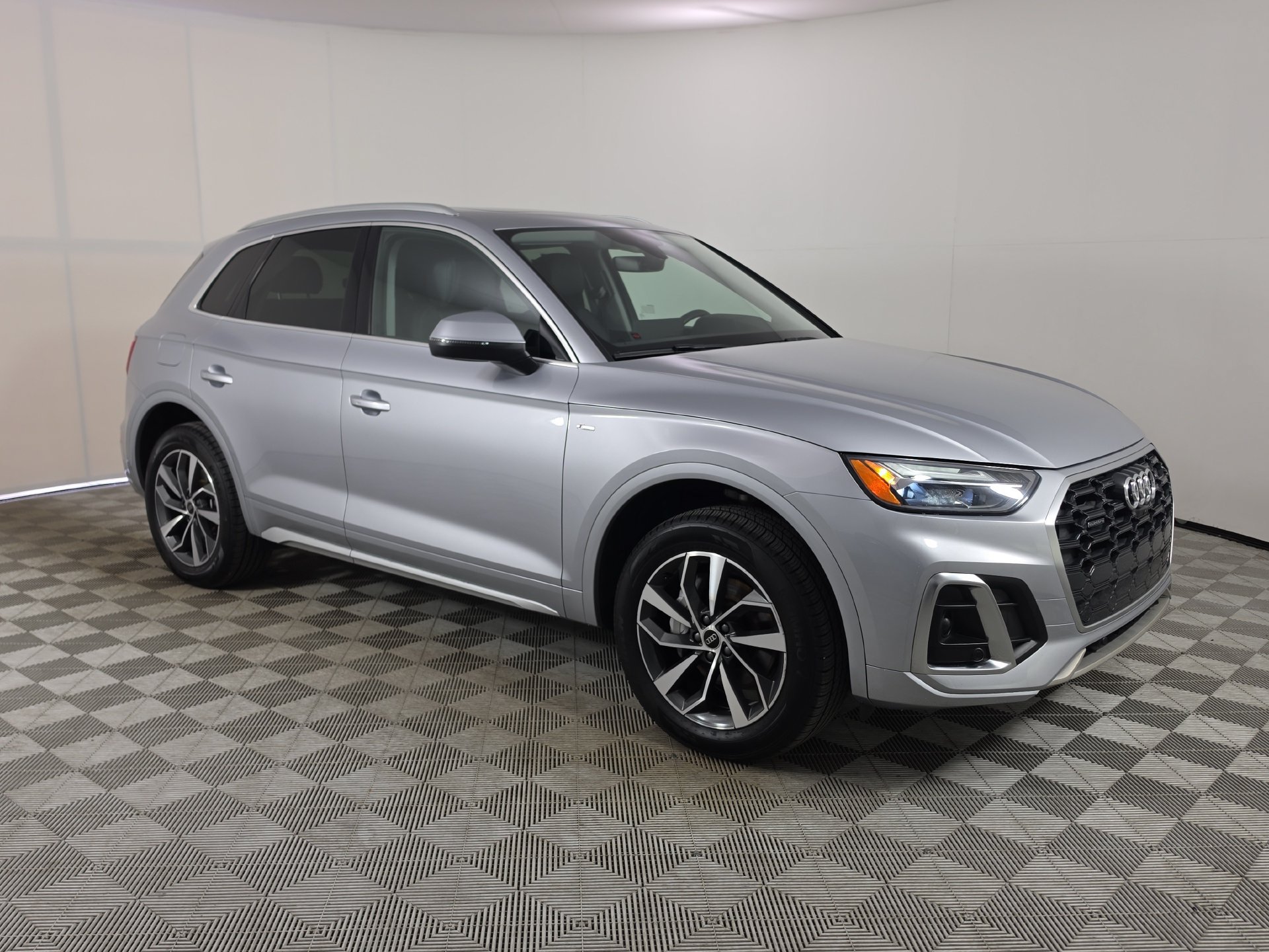 Used 2024 Audi Q5 2.0T Premium Plus w/ Premium Plus Package