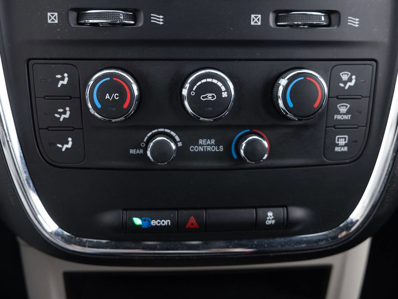 Used 2014 Dodge Grand Caravan SE FWD image 35