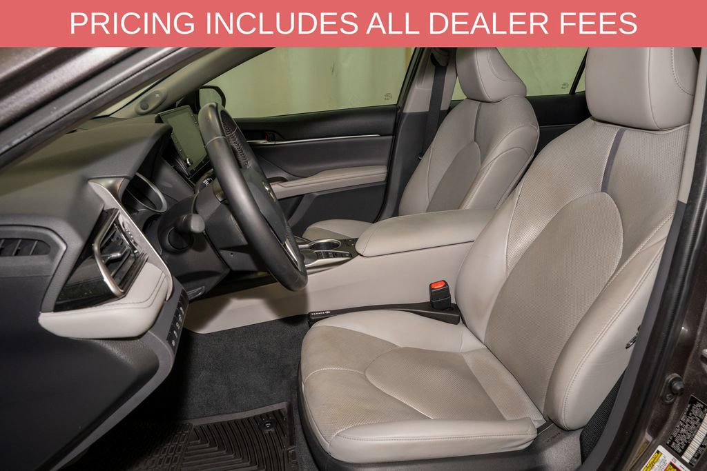 Used 2022 Toyota Camry XLE w/ Navigation Upgrade Package FWD image 9