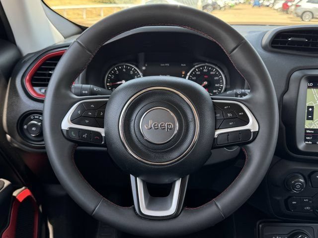 Used 2023 Jeep Renegade Trailhawk AWD/4WD image 13