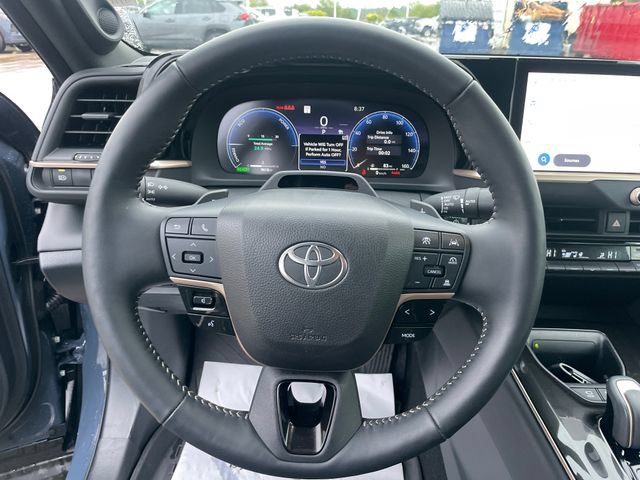 Used 2026 Toyota Crown Platinum AWD/4WD image 25