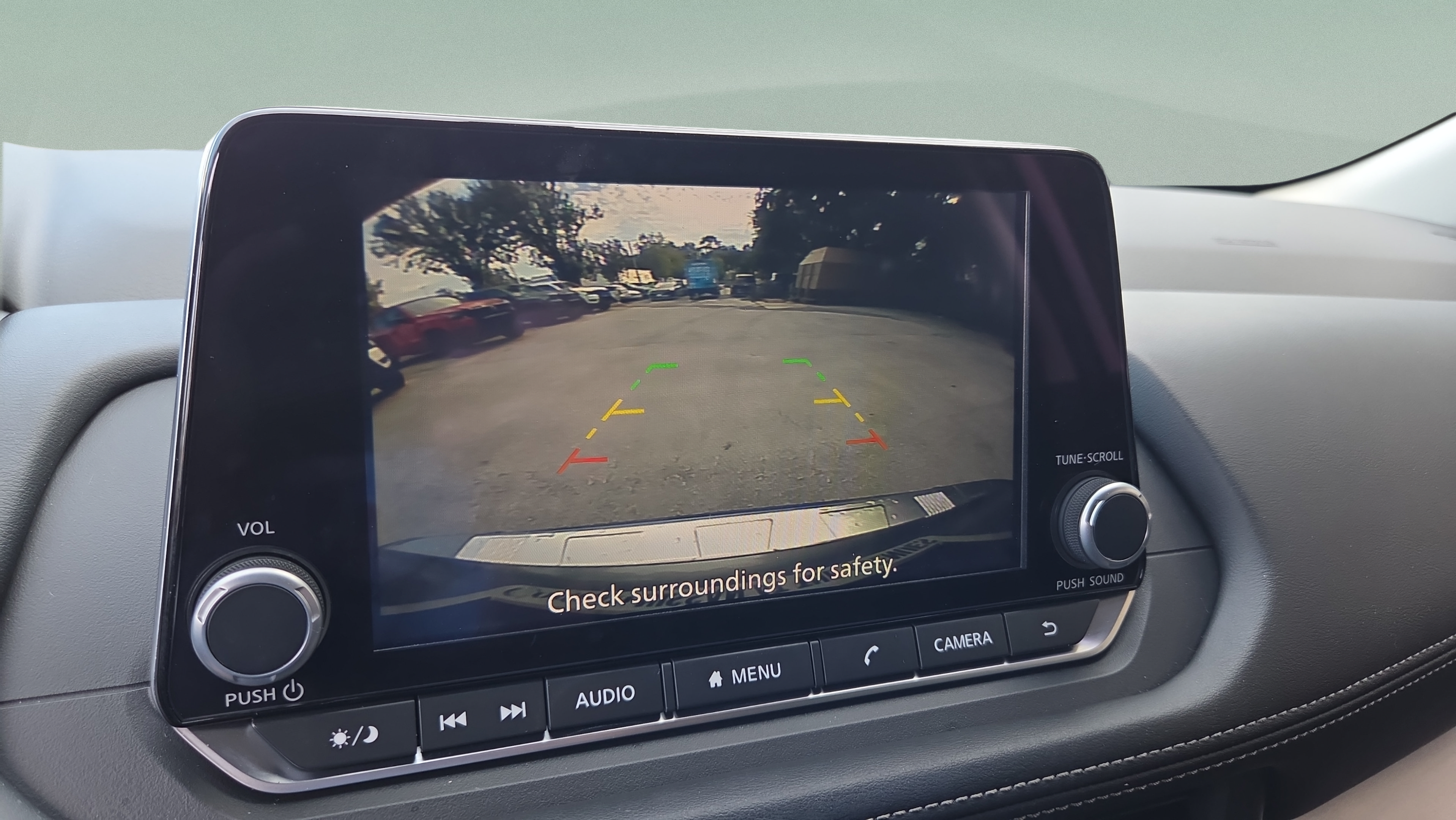 Used 2025 Nissan Rogue SV w/ SV Premium Package FWD image 20