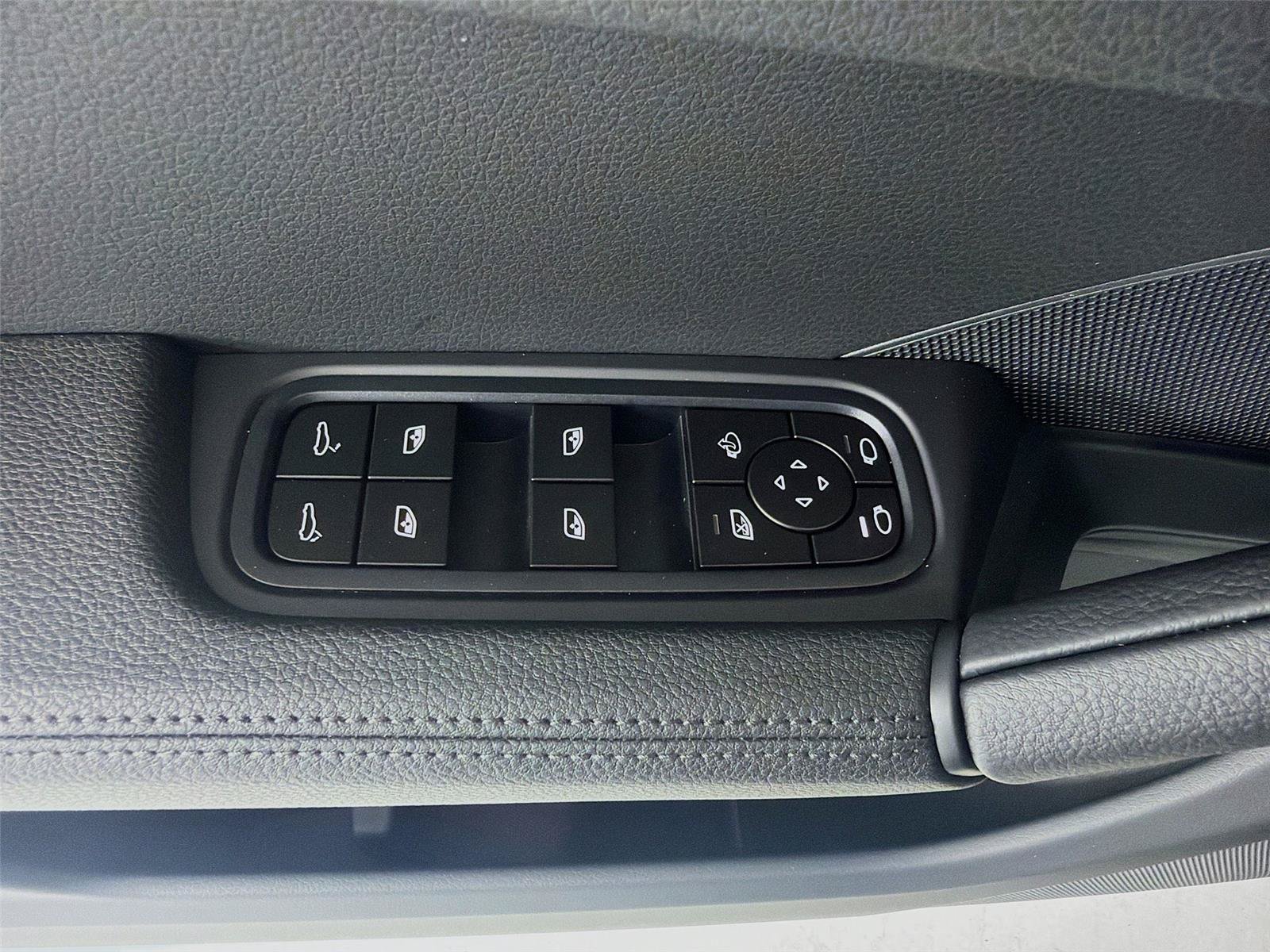 New 2026 Porsche Cayenne AWD/4WD image 8