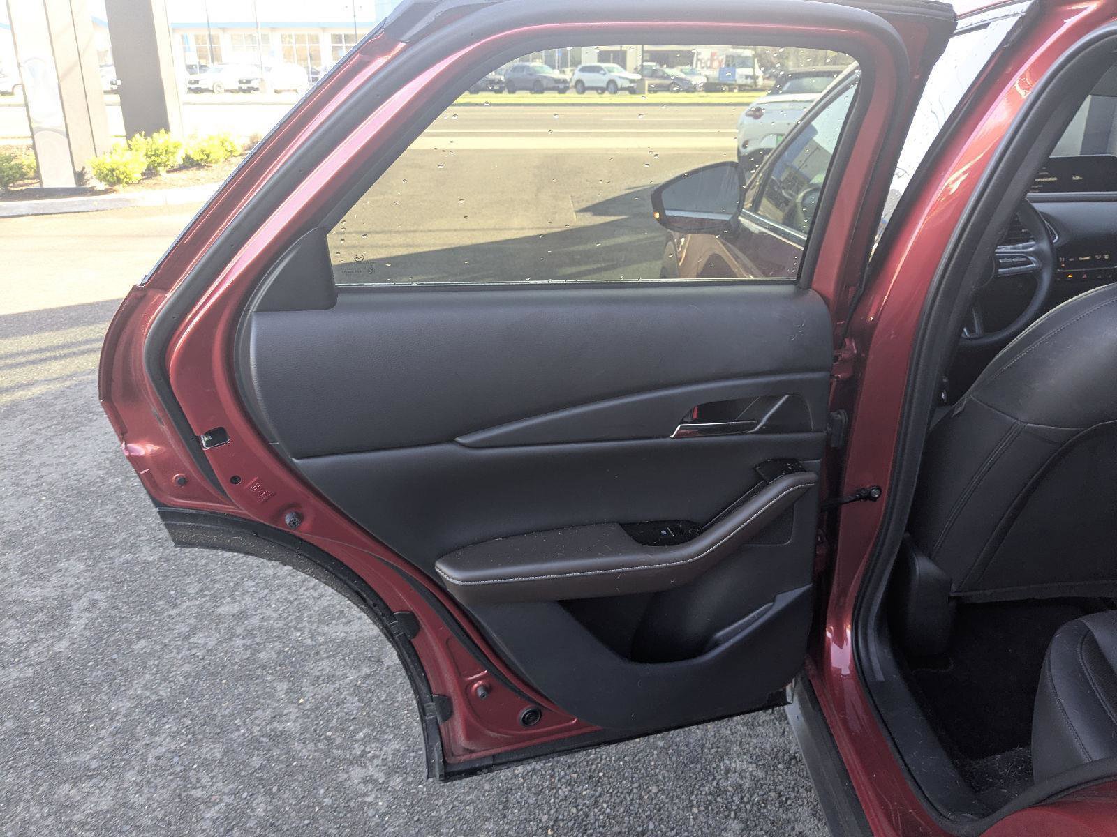 Used 2023 MAZDA CX-30 AWD 2.5 S w/ Premium Package image 12