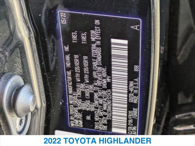 Used 2022 Toyota Highlander LE image 26