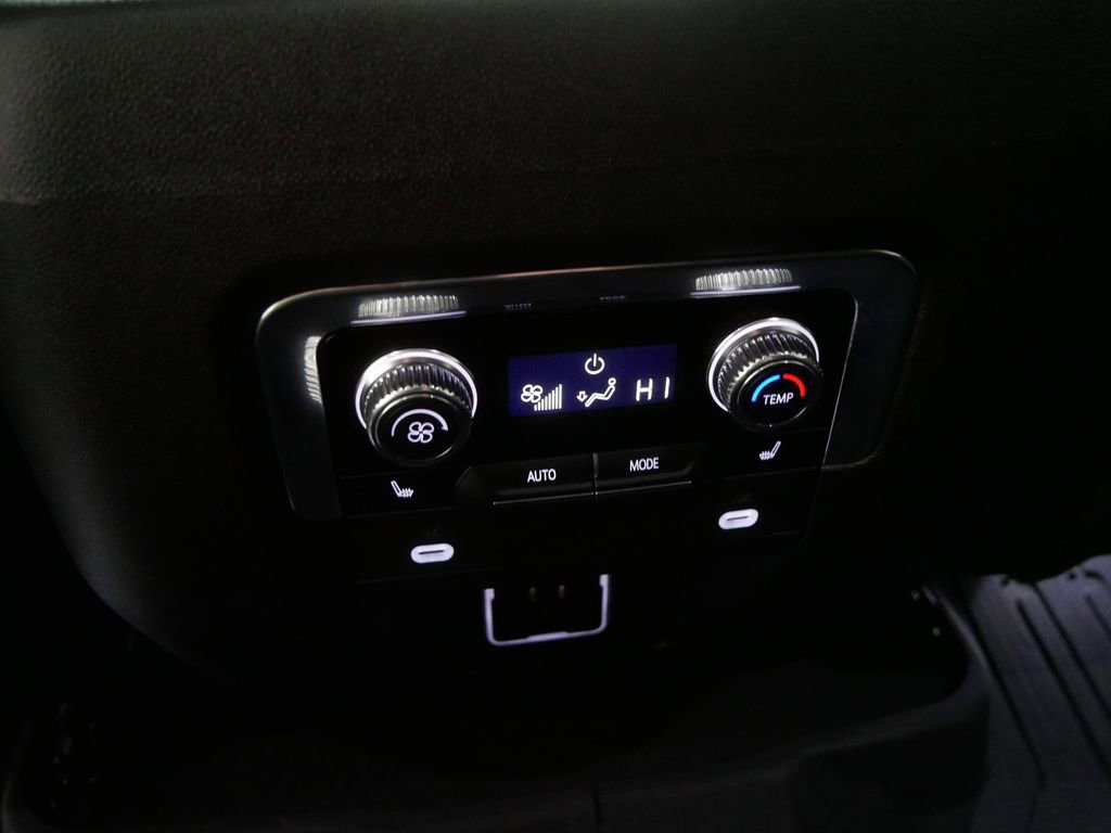 Used 2023 GMC Yukon AT4 image 22