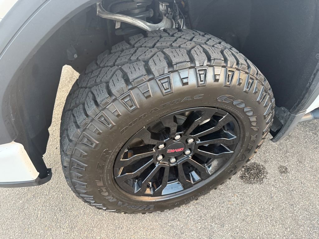 Used 2022 GMC Sierra 1500 AT4X image 13