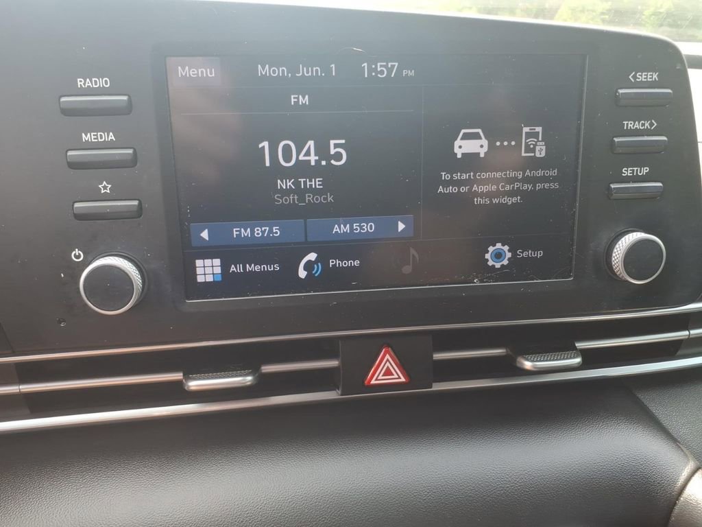 Used 2022 Hyundai Elantra SE w/ Cargo Package FWD image 21
