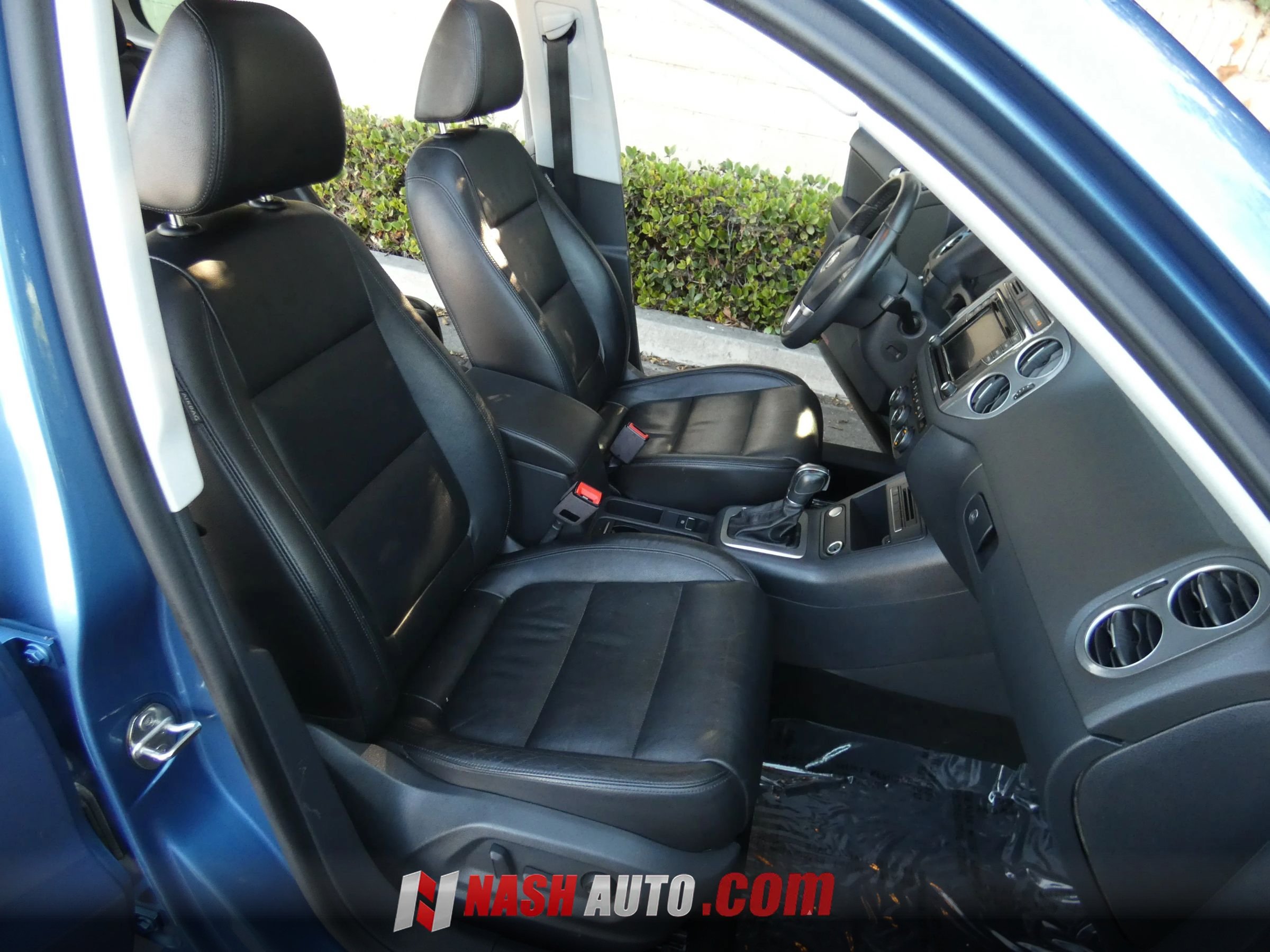Used 2017 Volkswagen Tiguan SEL FWD image 27