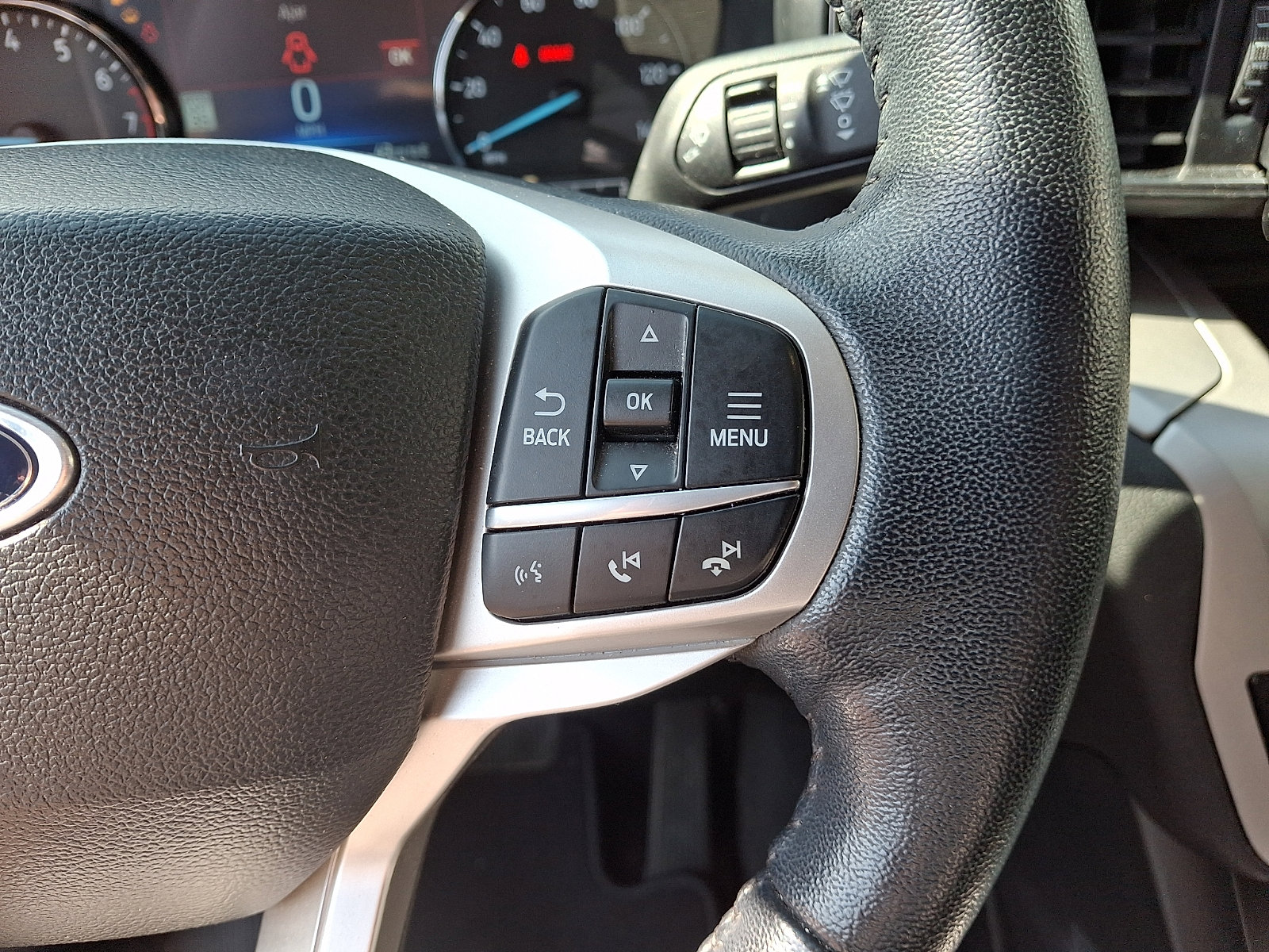 Used 2023 Ford Explorer XLT w/ Equipment Group 202A AWD/4WD image 24