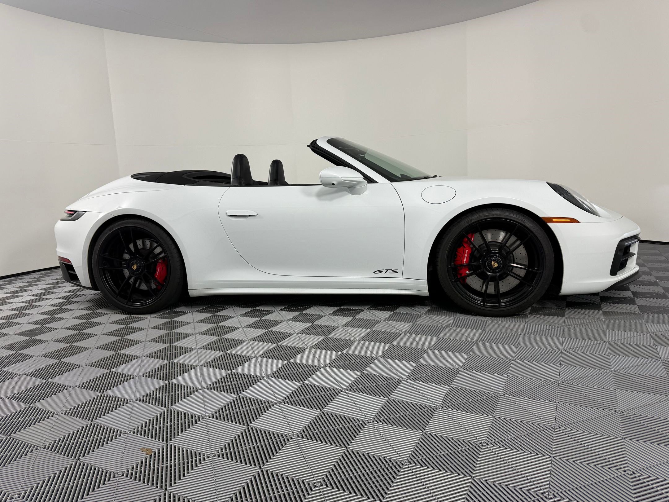 Certified 2022 Porsche 911 Carrera GTS image 8